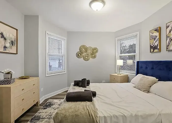 Modern 4bd 2ba Family Hébergement de vacances Bensenville